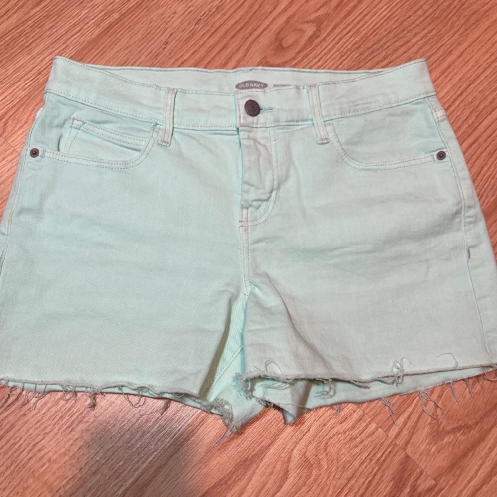 Old Navy Boyfriend shorts 4‎